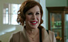 Archies mamma Mary spelas av Molly Ringwald.