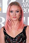 Zara Larsson med rosa hår 2017.