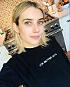 Emma Roberts under karantän.