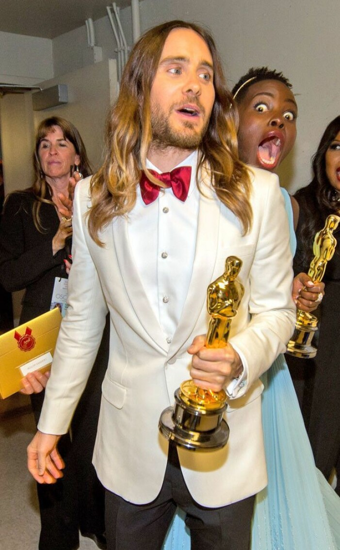 Lupita Nyong'o photobombar Jared Leto