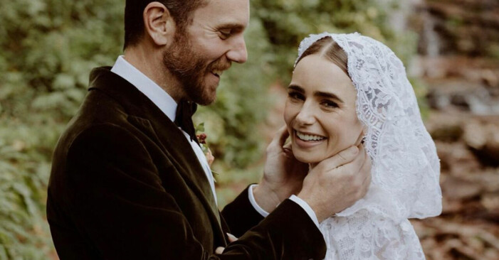 I en brudklänning från Ralph Lauren med spetsluva sade Emily in Paris-skådisen Lily Collins ”ja” till sin Charlie McDowell.