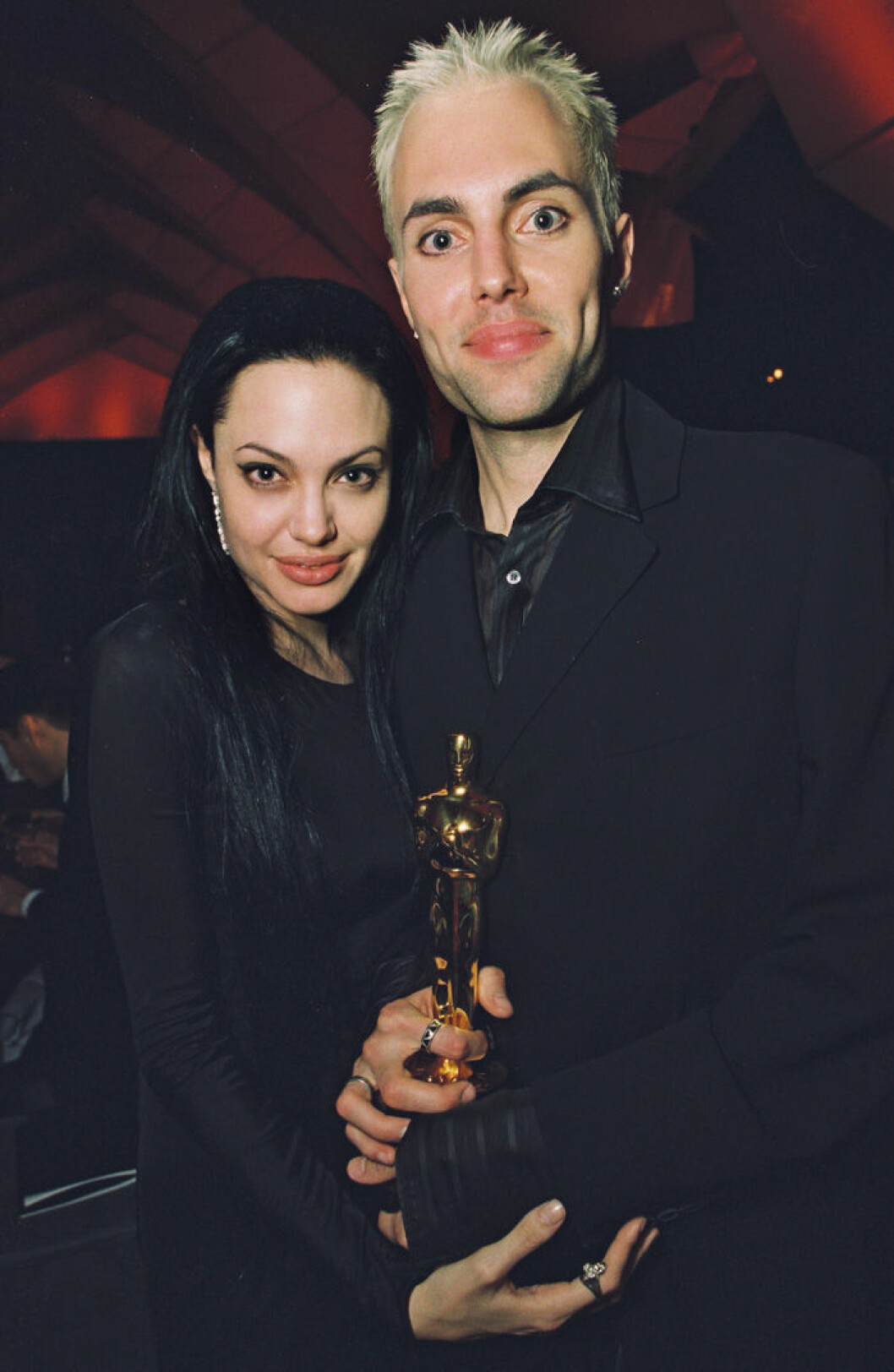 Angelina Jolie och James Haven på Oscarsgalan, 2000. En bild på Angelina Jolie och James Haven på Oscarsgalan, 2000.