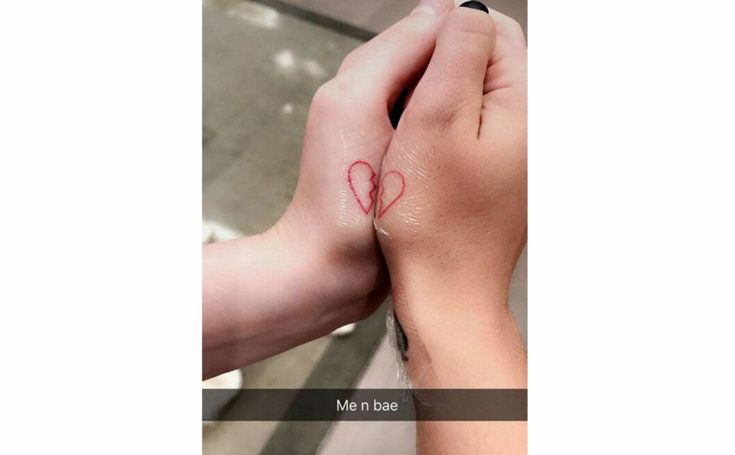 Ariel Winter och Levi Maden har tatuerat in varsin halva av ett hjärta.