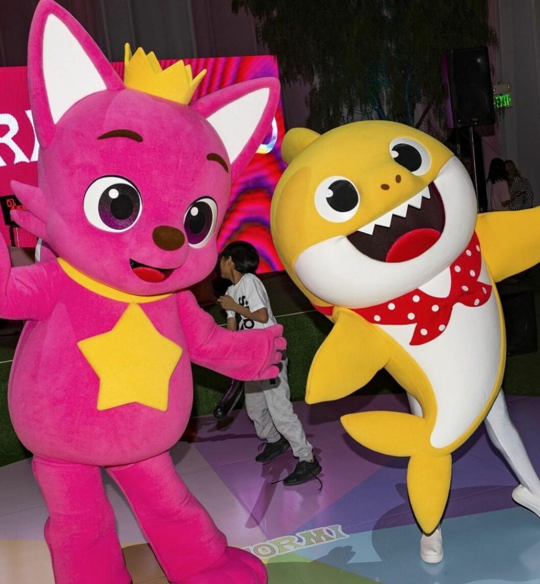 Kylie Jenner och Stormi dansade till Baby Shark på kalaset