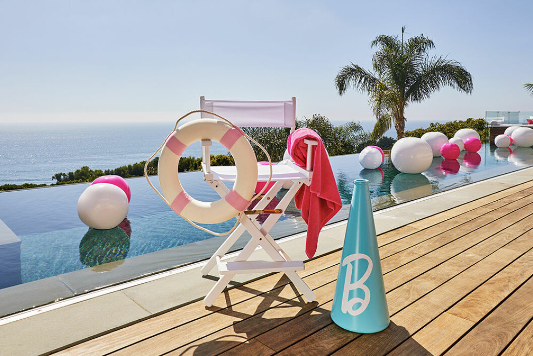 Varje detalj har en touch av Barbie. Infinitypool i Barbiehuset