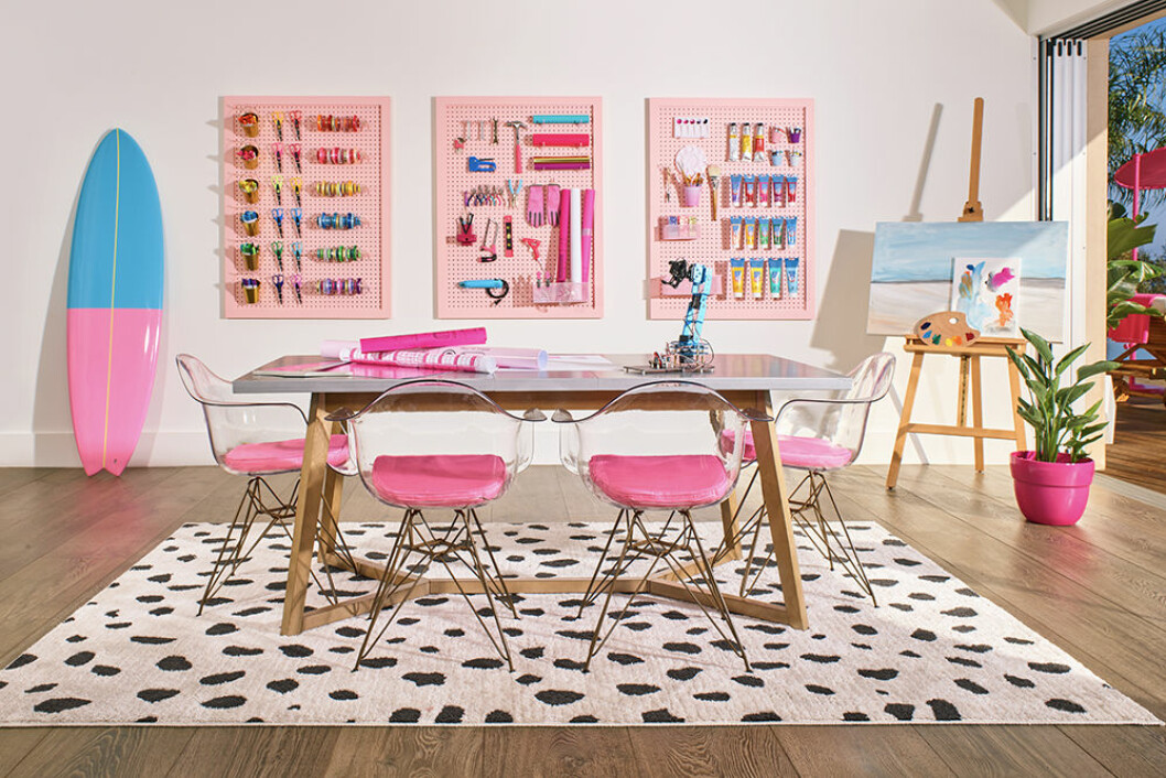 Barbie har även ett hobbyrum i sin Malibu-villa. Hobbyrum i Barbies Malibuhus
