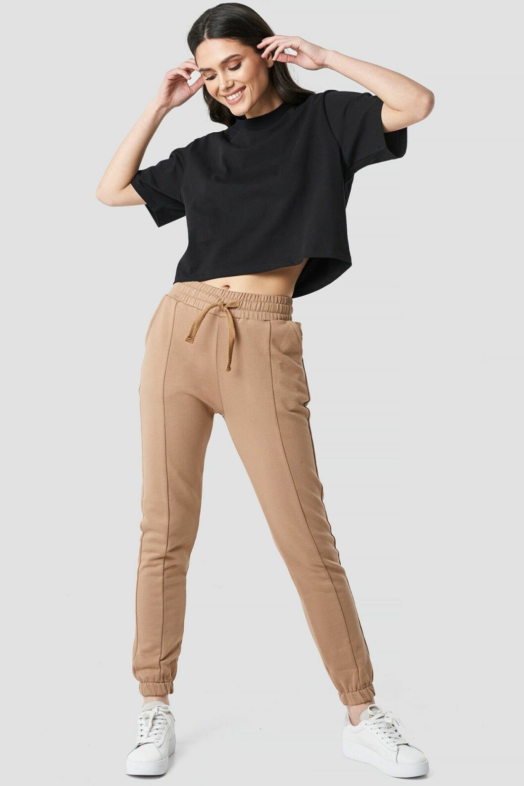 Beige sweatpants från Na-kd