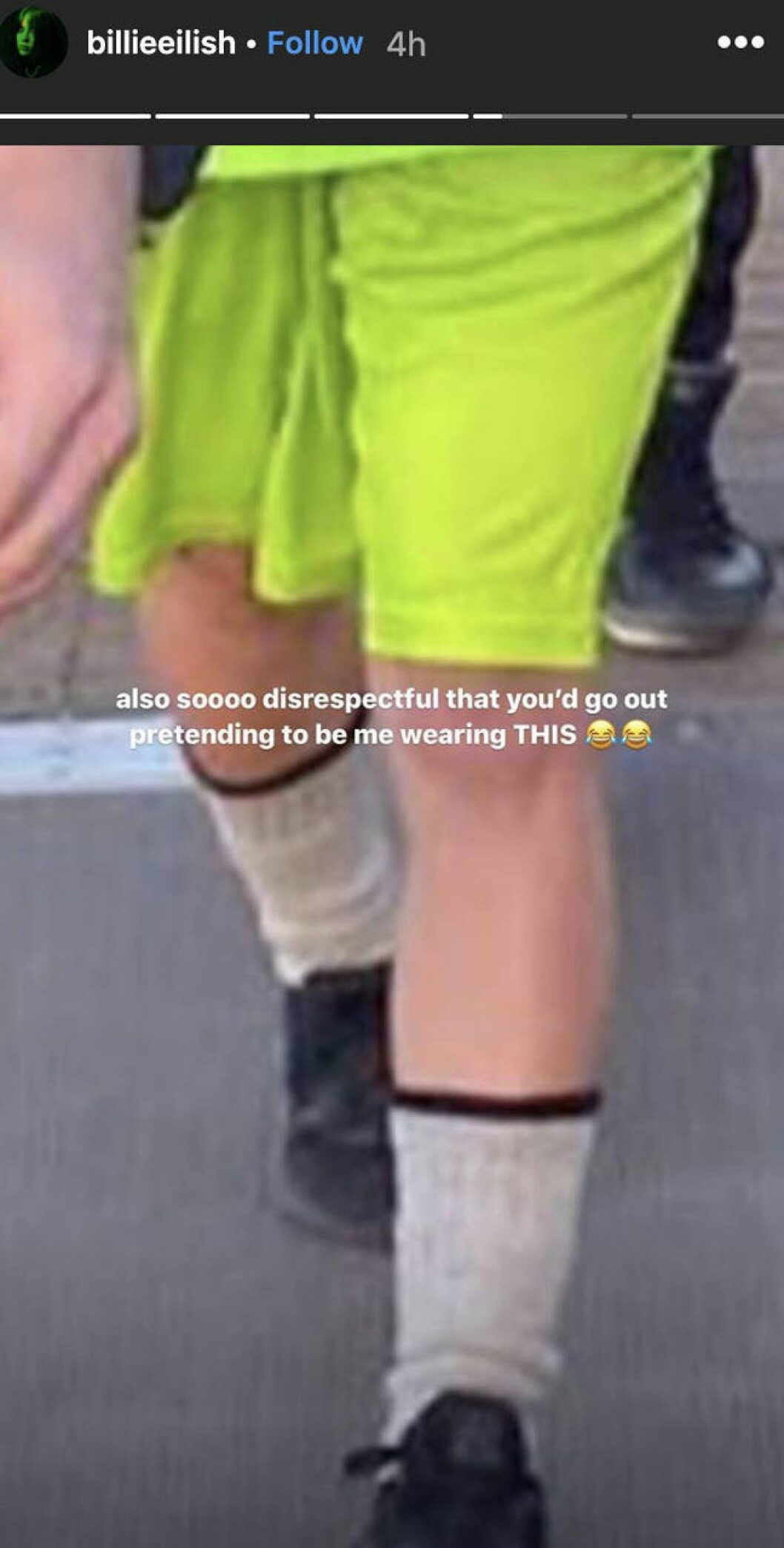 Billie Eilish säger nej till gråa strumpor. Billie Eilish Instagram-story