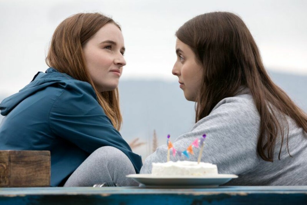 <em>Booksmart</em> är skådespelerskan Olivia Wildes regidebut. En bild på skådespelarna i filmen Booksmart.