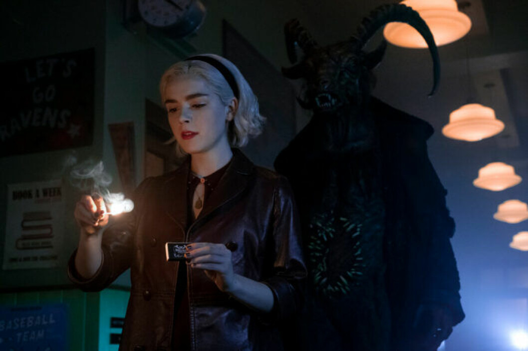 Sabrina Spellman möter mörkret i säsong 2 av Chilling Adventures of Sabrina. Foto: Netflix Sabrina Spellman möter mörkret i säsong 2 av Chilling Adventures of Sabrina.