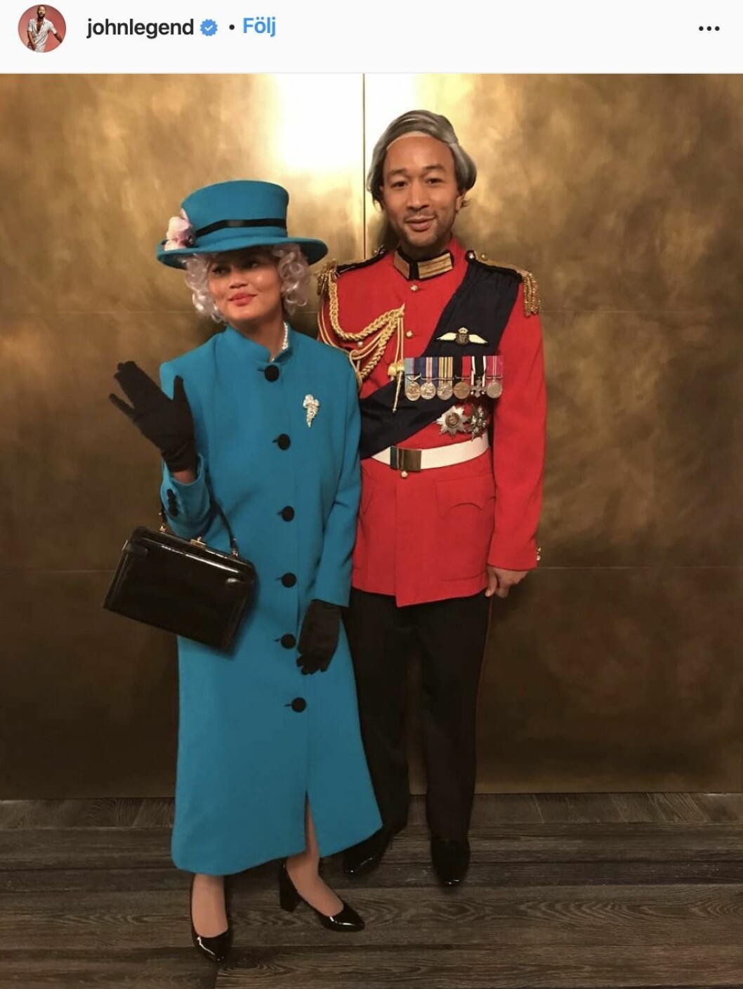 Chrissy Teigen och John Legend som drottning Elizabeth och prins Philip
