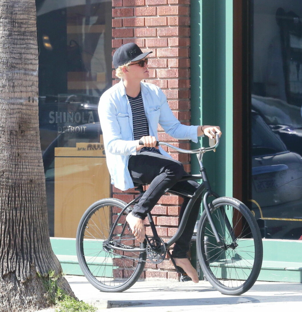 EXCLUSIVE Cody Simpson goes biking barefoot in Venice Beach