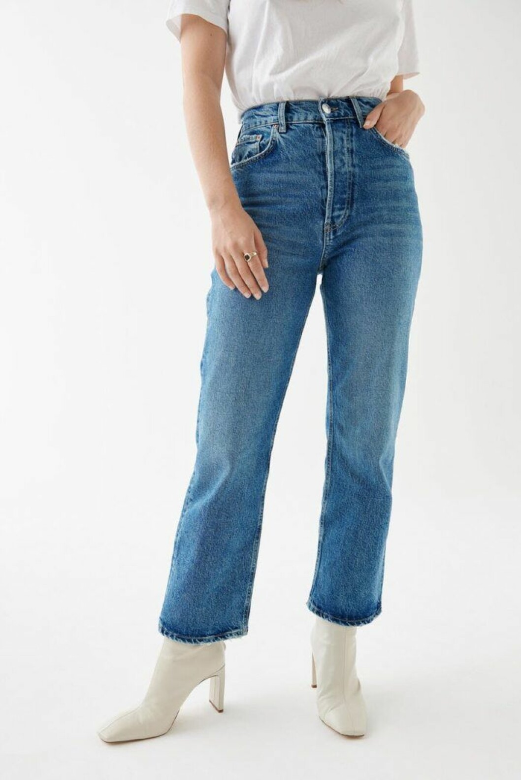 Croppade jeans från gina tricot