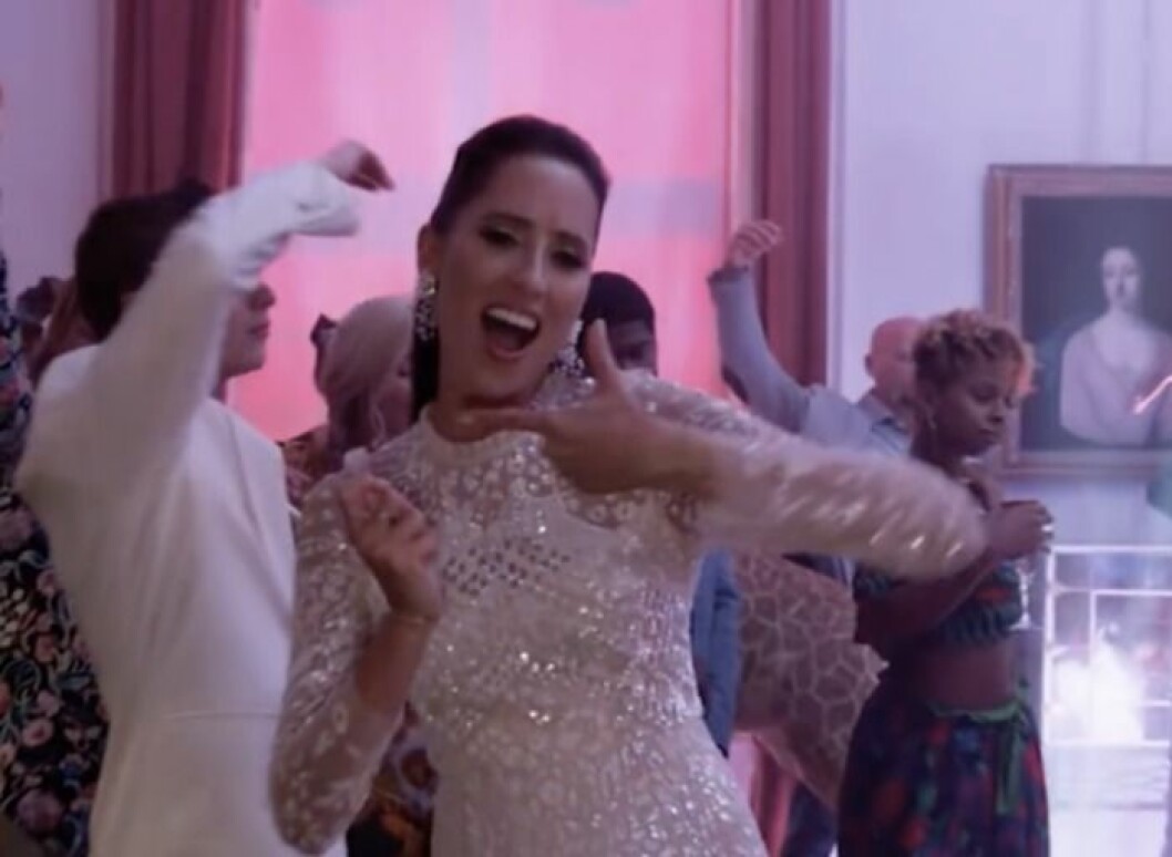 Elina Nechayeva sjunger