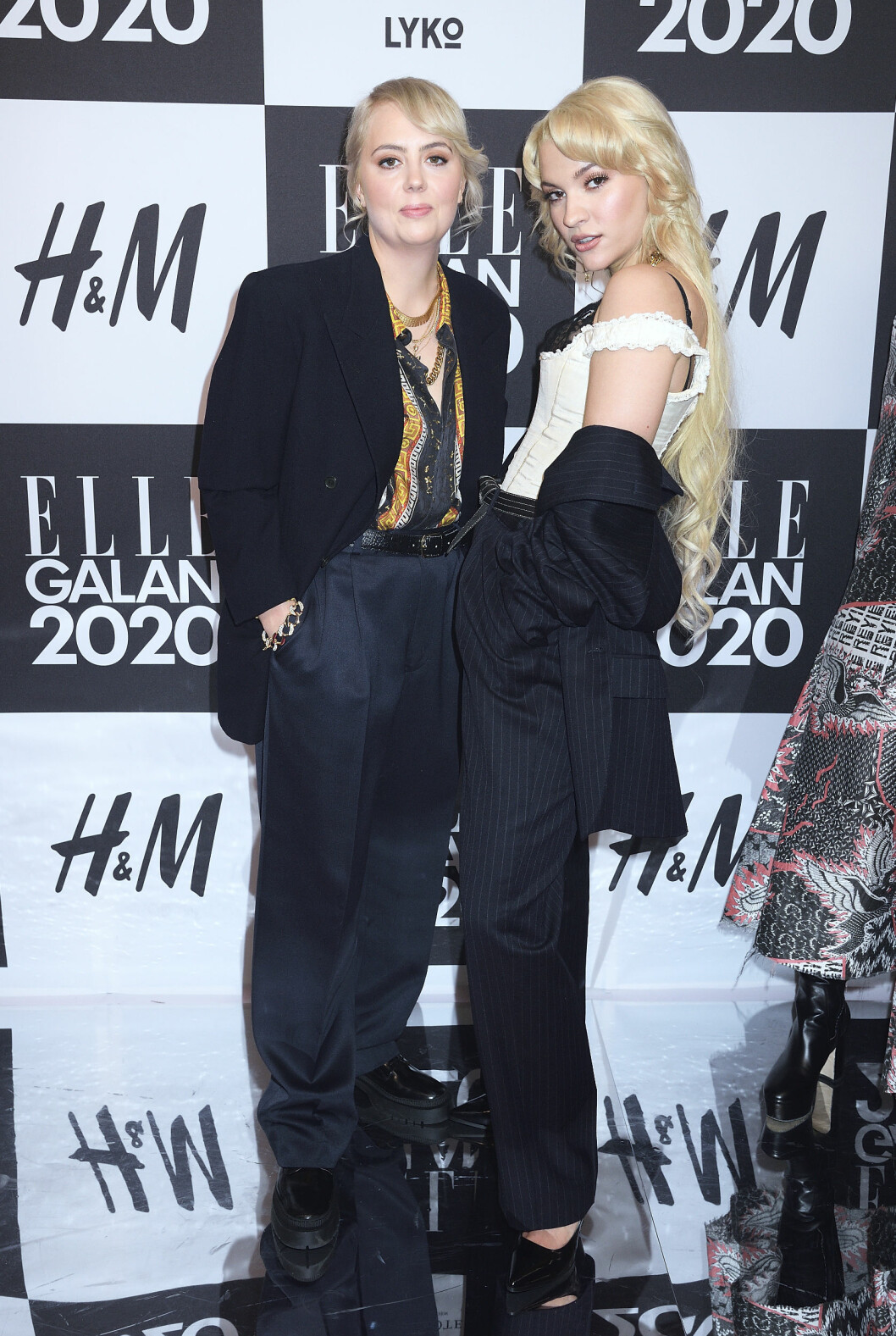 Tove Styrke och Sanna Sikborn Erixon visade upp sin kärlek på ELLE-galan 2020. Sanna Sikborn Erixon och Tove Styrke.