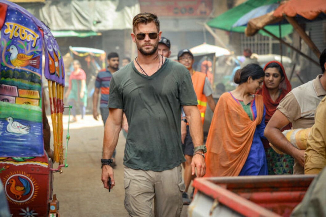 Chris Hemsworth spelar huvudrollen i <em>Extraction</em>. Extraction är en av många filmer som kommer till Netflix i april 2020