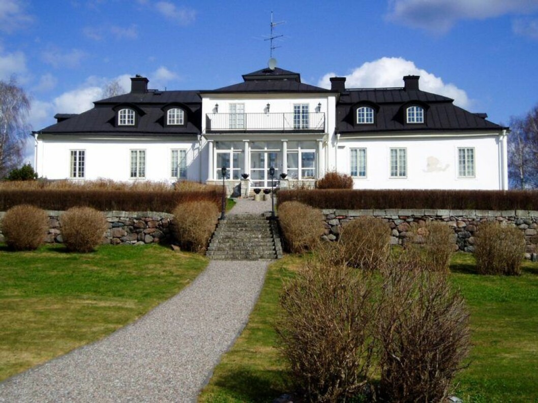 Tuna gård har 14 rum och en stor sjötomt. Perfekt för ett sommarbröllop! Foto: Udo Schröter. Tuna gård