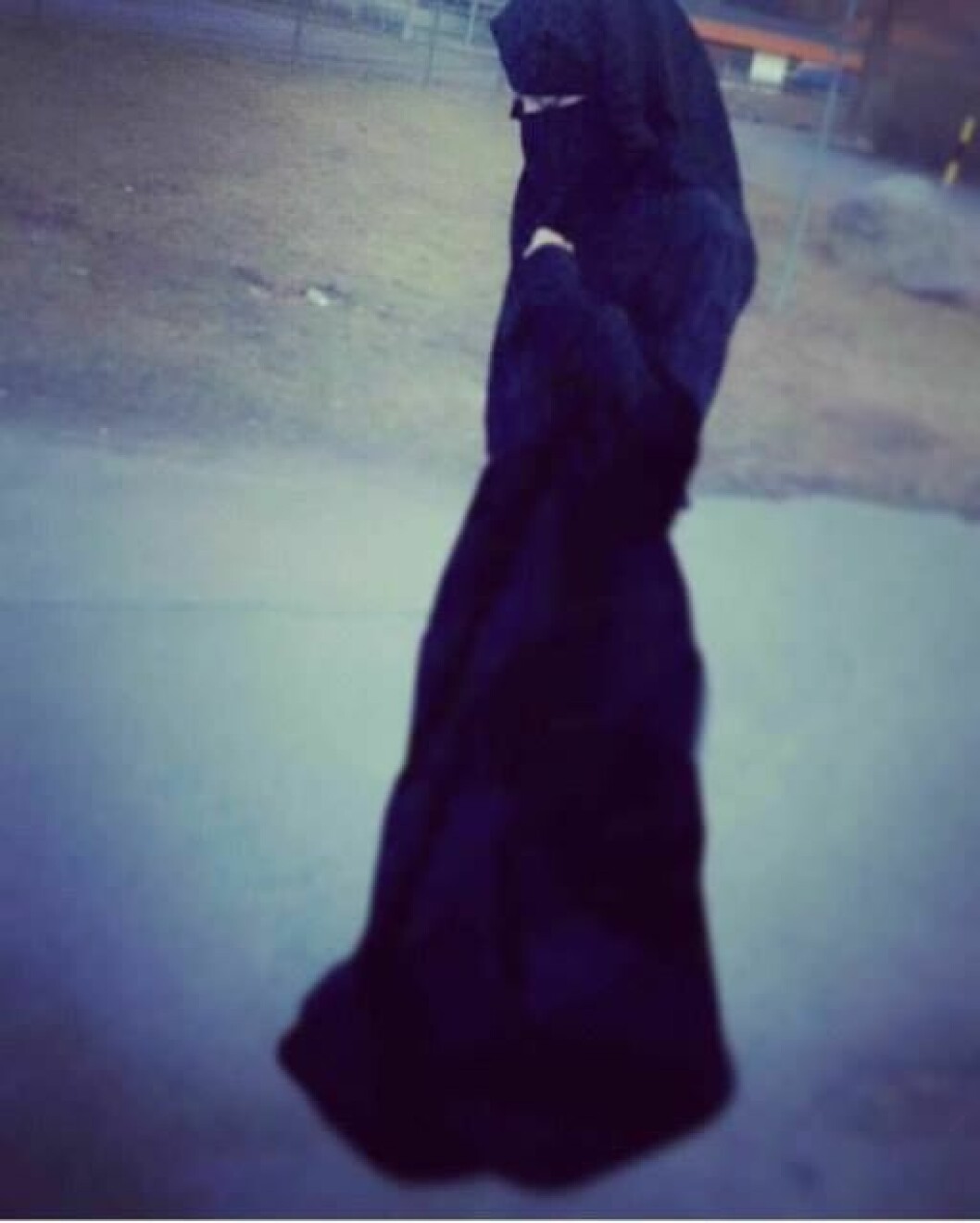 Många tror att Hayat tvingades till att bära niqab – men det var helt hennes eget beslut.