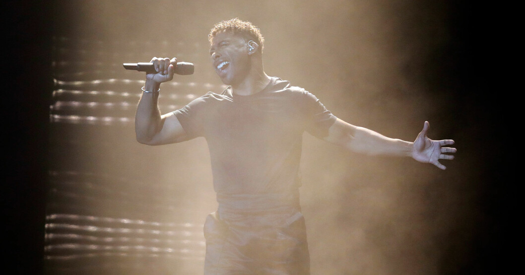 Foto: Sebastian Scheiner John Lundvik uppträder på Allsång på Skansen 25 juni 2019
