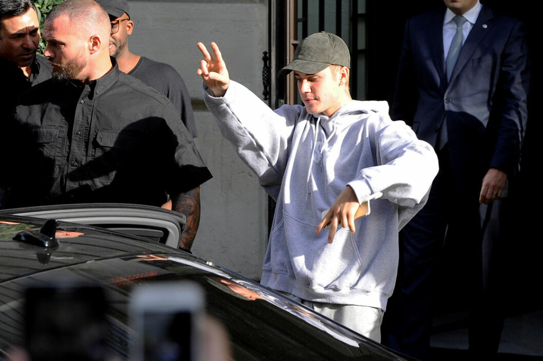 Justin Bieber skippade fest och gick på gudstjänst istället. Justin Bieber skippade fest och gick på gudstjänst istället.