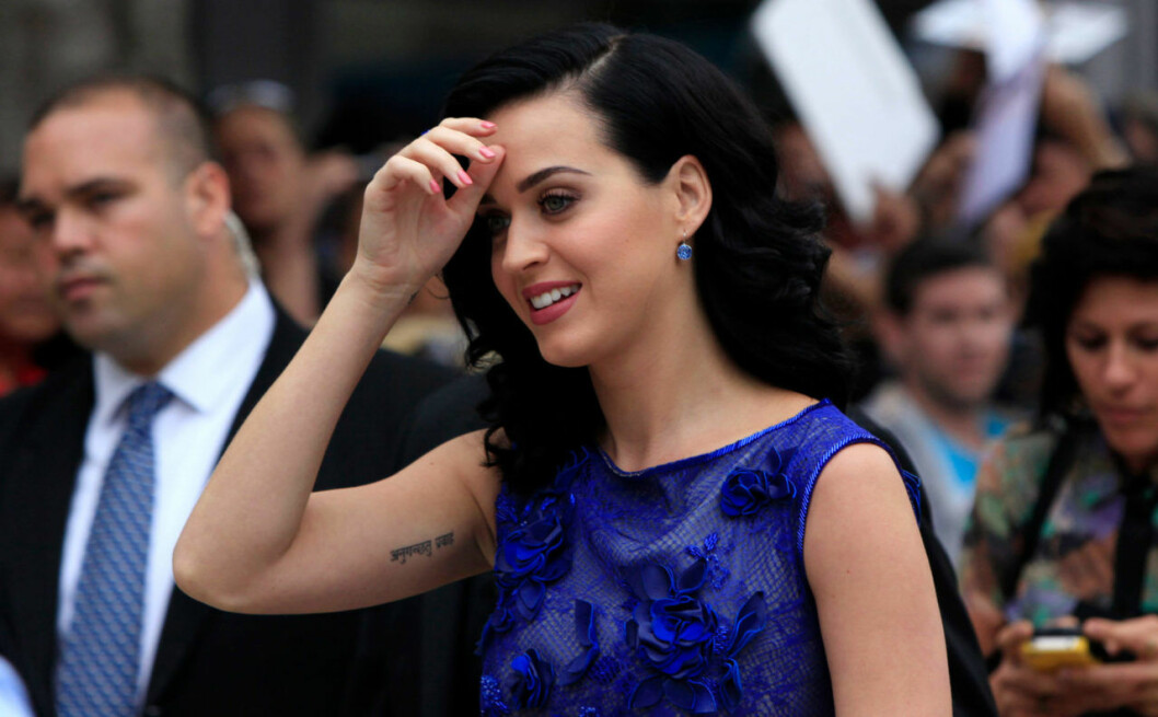 Katy Perry har en tatuering på underarmen.