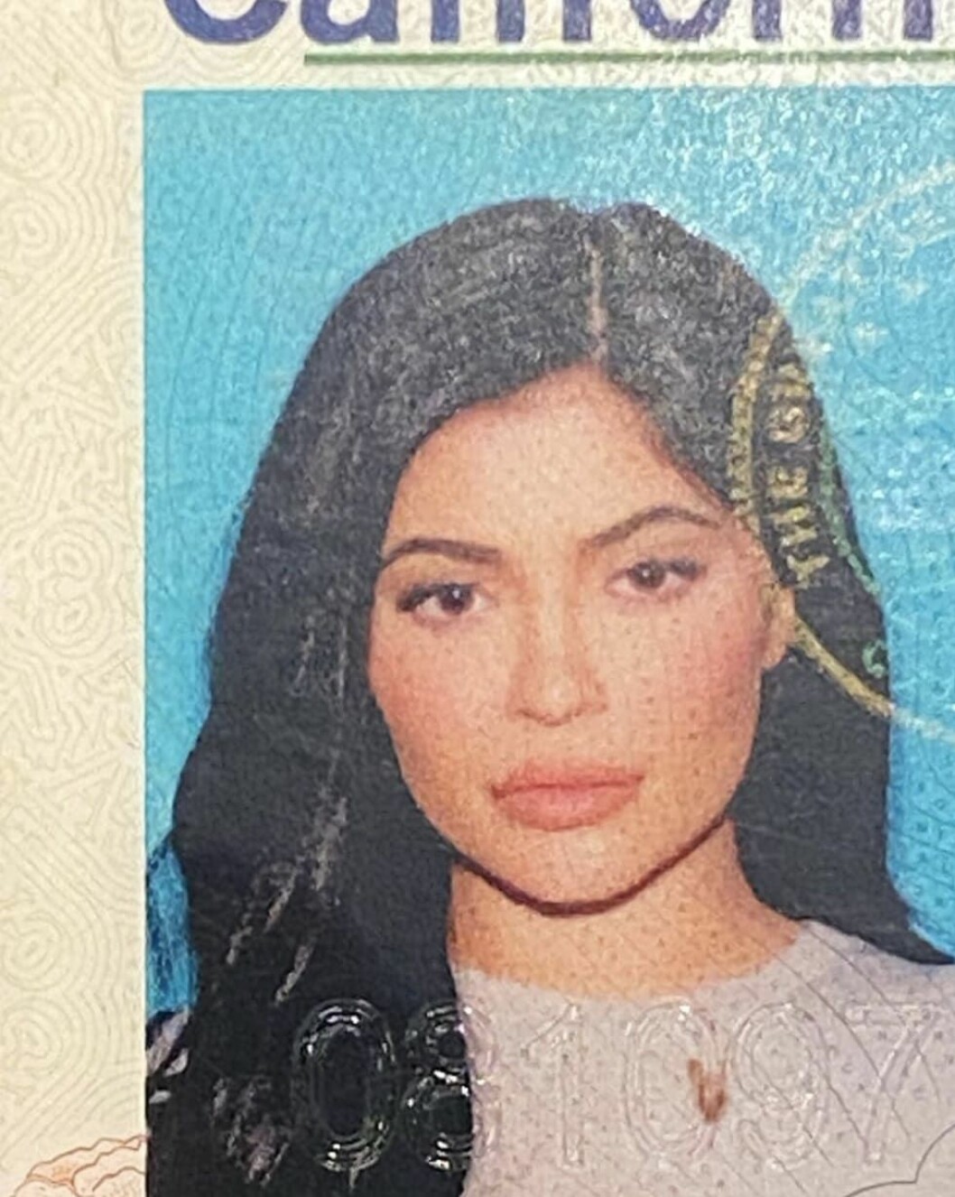 Kylie Jenners passbild. Kylie Jenner pass