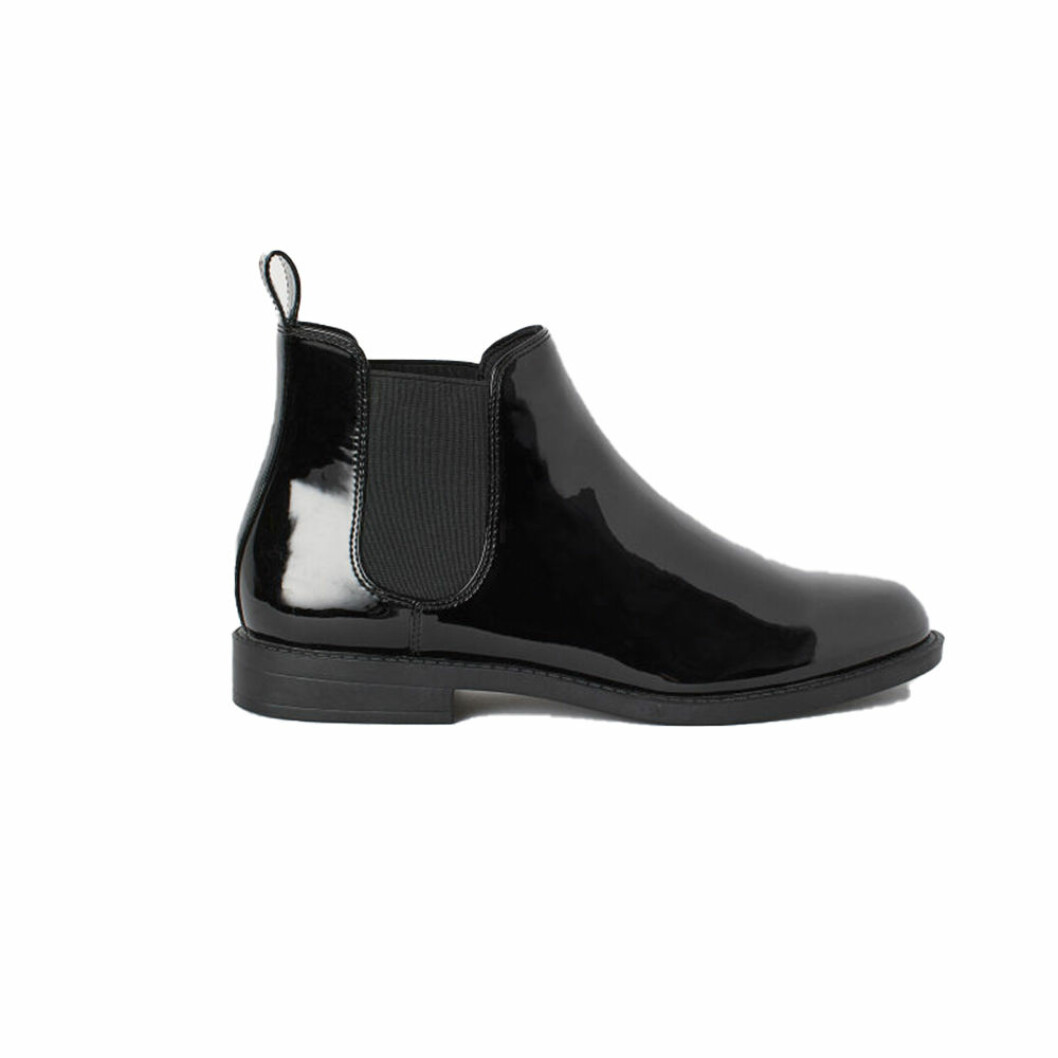 Svarta lackboots från H&M. <a href="https://apprl.com/al/4U5B/" target="_blank" rel="noopener">Här kan du läsa mer och hitta dem</a>. Svarta lackboots från H&M