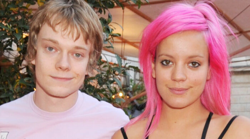 Syskonen Lily och Alfie Allen är båda offentliga personer. Lily Allen och Alfie Allen