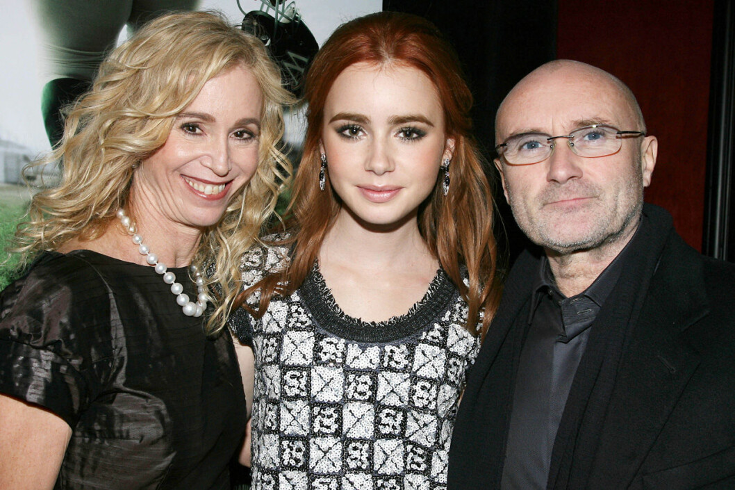 Lily Collins med sina föräldrar 2009. Lily Collins med sina föräldrar 2009.