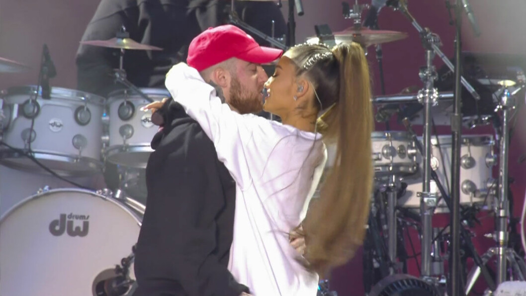 Pussar på scen! Ariana och Mac har gjort flera låtar ihop. mac-miller-ariana-grande
