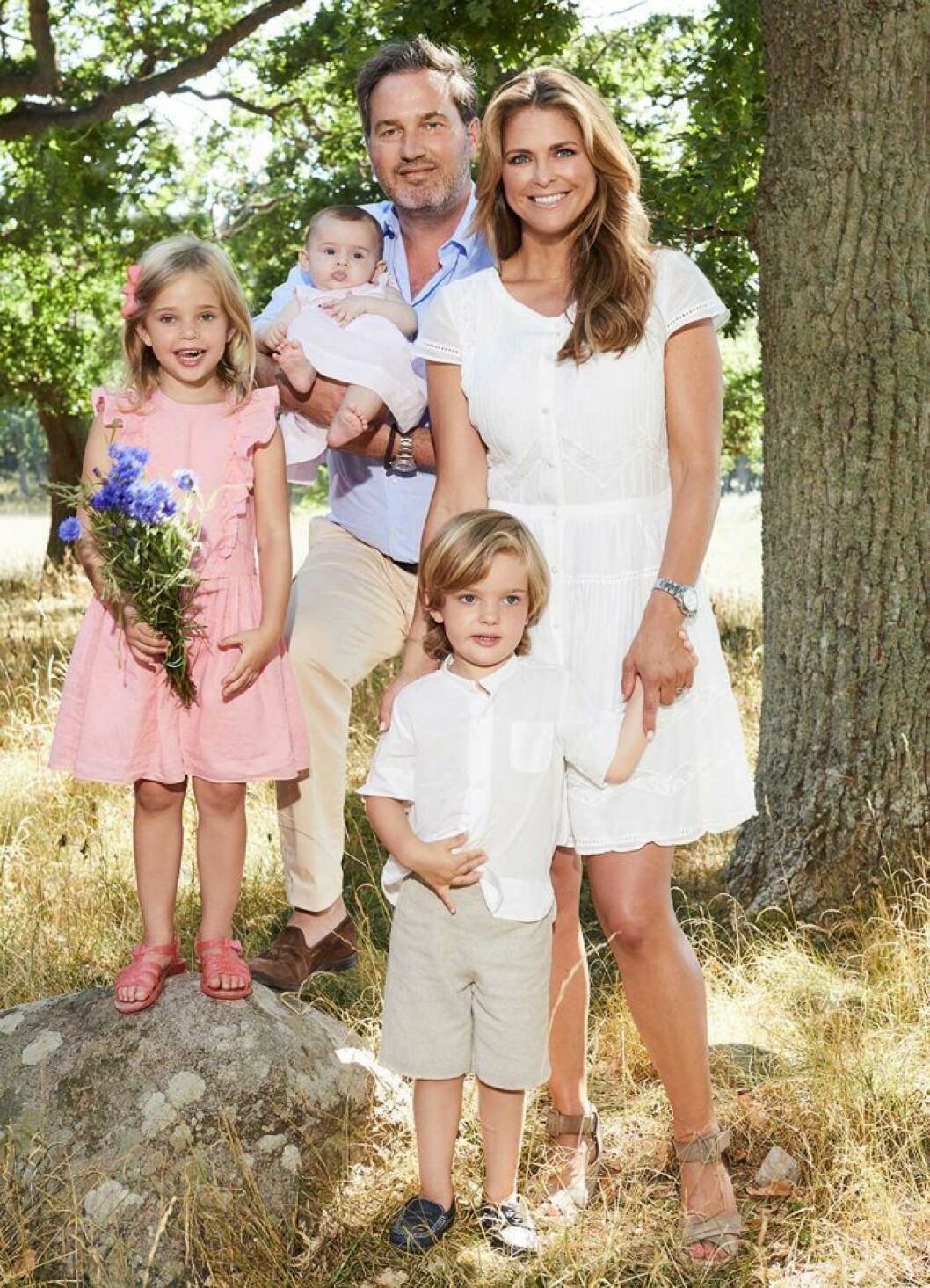 Madeleine har hämtat temat till boken från sitt jobb med World Childhood Foundation. Men Leonore, Nicolas och Adrienne har säkert också inspirerat! Prinsessan Madeleine har hämtat temat till boken från sitt jobb med World Childhood Foundation. Men barnen prinsessan Leonore, prins Nicolas och prinsessan Adrienne har säkert också inspirerat!