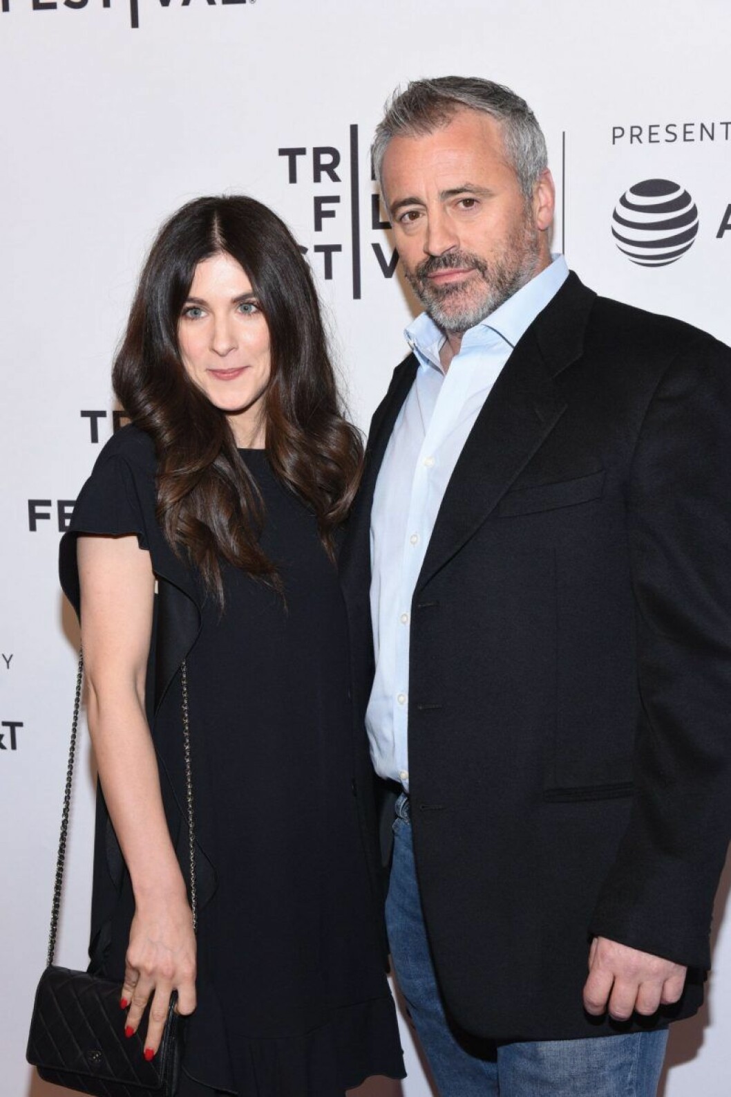 Matt LeBlanc och Aurora Mulligan tillsammans på röda mattan. matt leblanc och Aurora Mulligan i svart på röda mattan