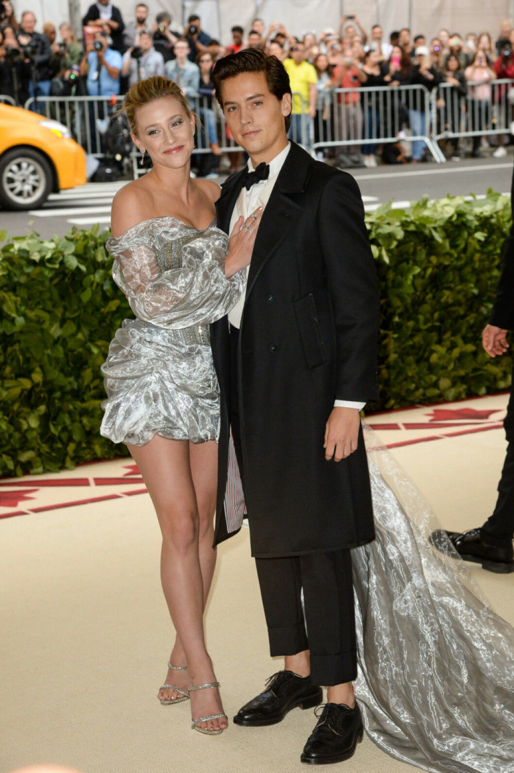 Lili Reinhart och Cole Sprouse Lili Reinhart och Cole Sprouse Metgala 2018