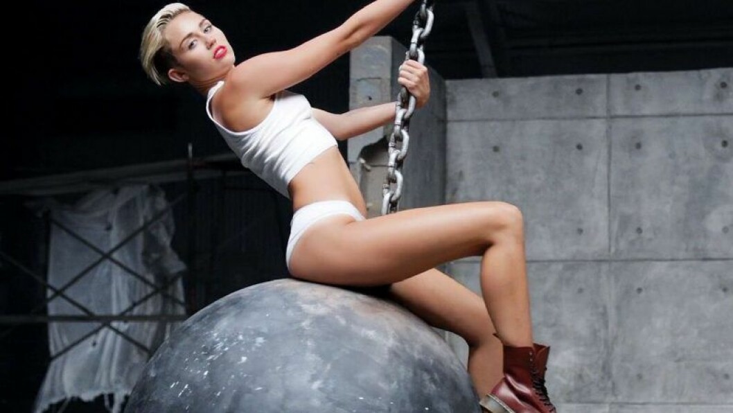 miley cyrus på en wreckin ball