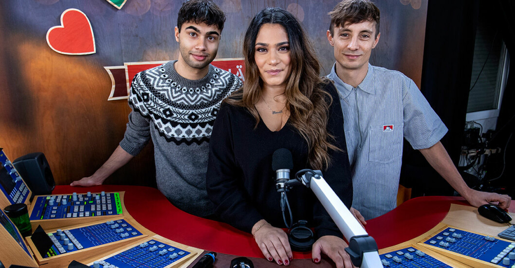 Förra året var William Spetz, Farah Abadi och Daniel Adams-Ray programledare. Musikhjälpen
