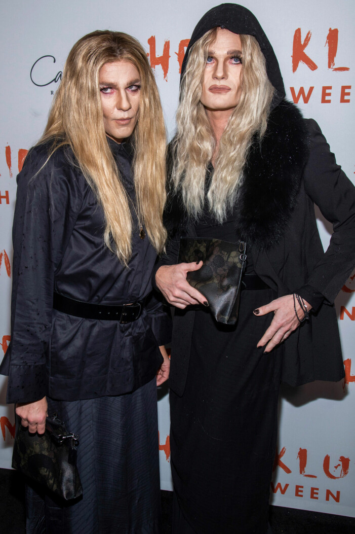 Neil Patrick Harris & David Burtka som Mary-Kate & Ashley Olsen