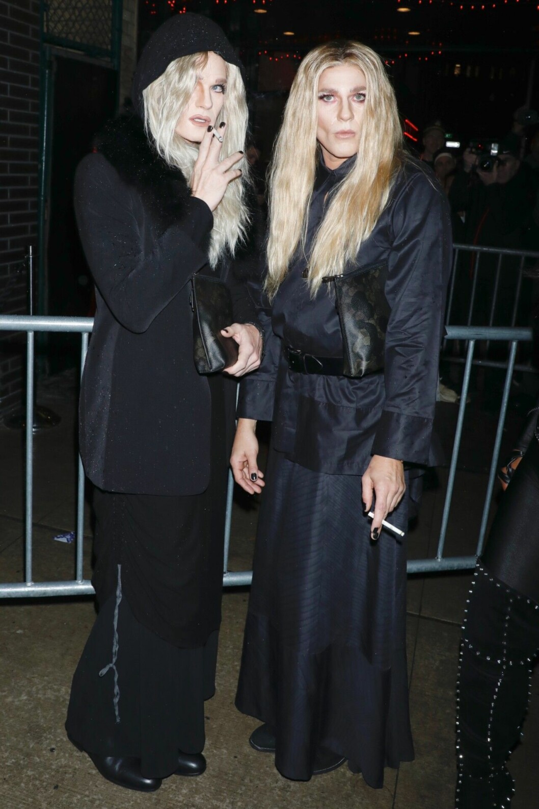 Neil Patrick Harris och David Burtka som Mary-Kate och Ashley Olsen