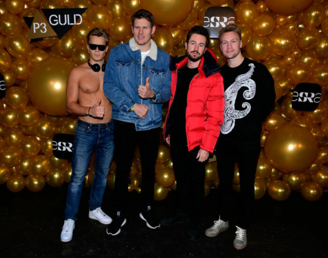De vet du – Fredrik Thernell ”DJ-Hunk”, Johan Gunterberg, Christopher Martland och Tor Wallin. Röda mattan De vet du