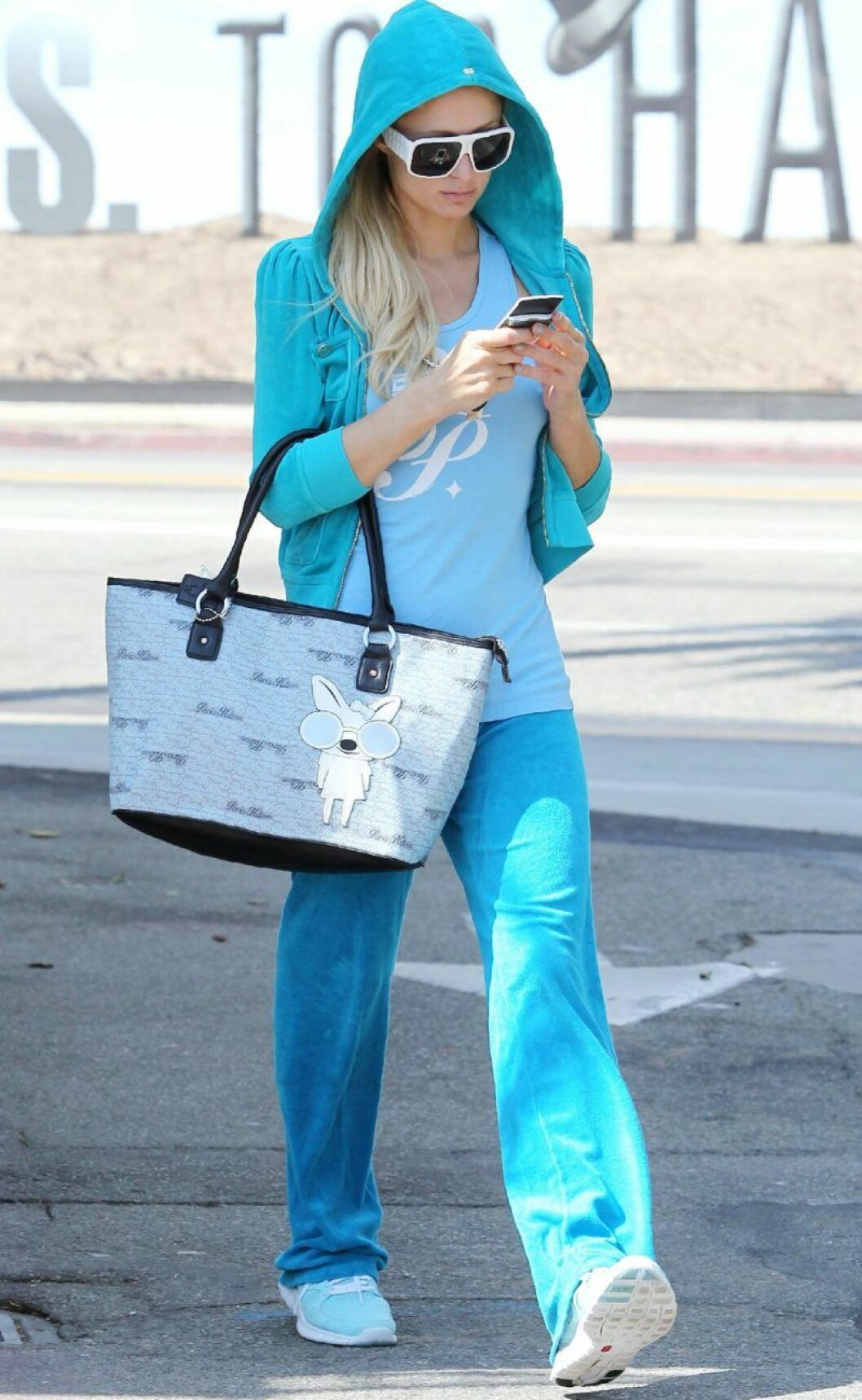 Paris Hilton i turkos juicy couture