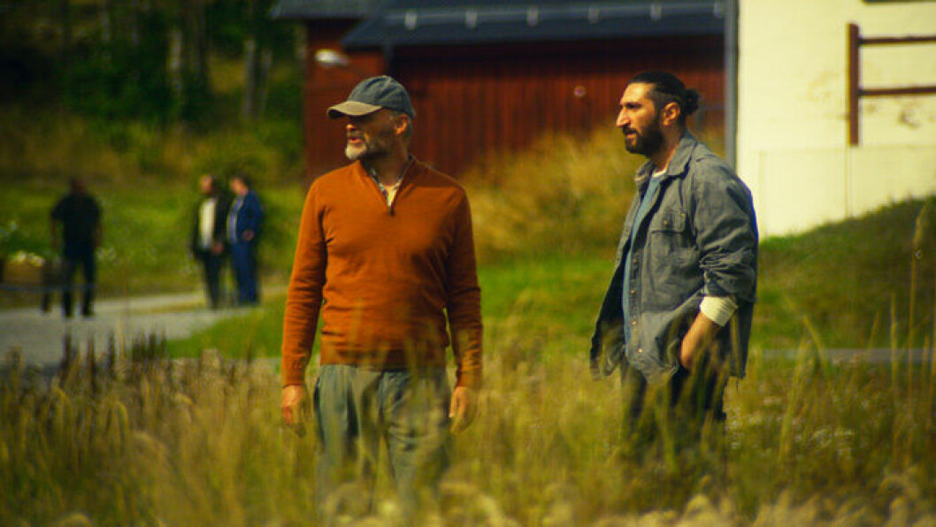 Johan Rheborg och Fares Fares är två av skådespelarna i tv-serien <em>Partisan</em> på Viaplay. En bild från tv-serien Partisan på Viaplay.