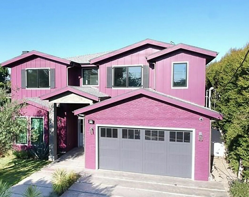 Stjärnans hus är målat i hot pink. rosa hus Bella Thorne