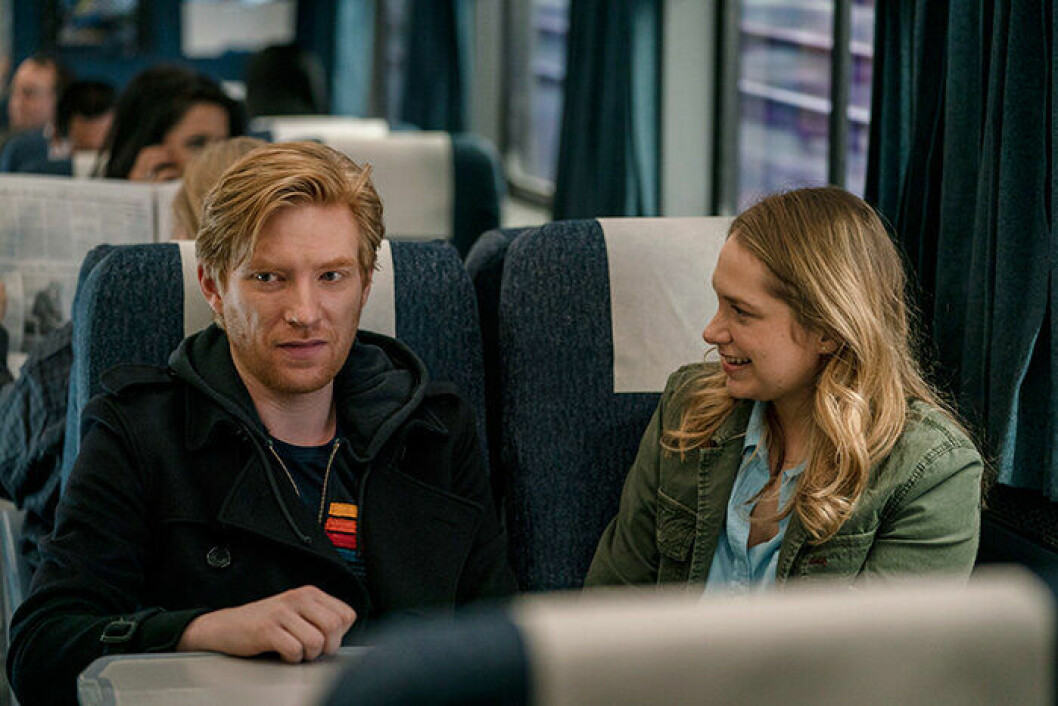 <em>RUN</em> är en ny thrillerkomedi om exen Ruby och Billy. En bild från den nya tv-serien RUN på HBO.