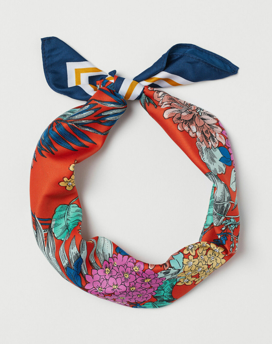Trendig scarf till våren 2019