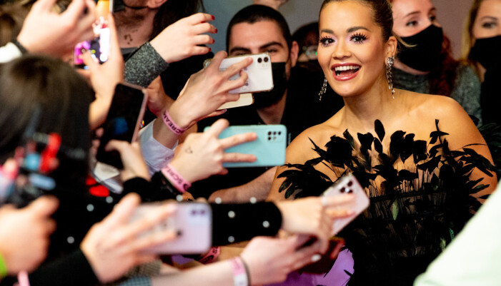 Rita Ora anländer till MTV EMAs 2021 i Laszlo Papp Budapest Sports Arena in Budapest. rita ora 2021 mtv ema