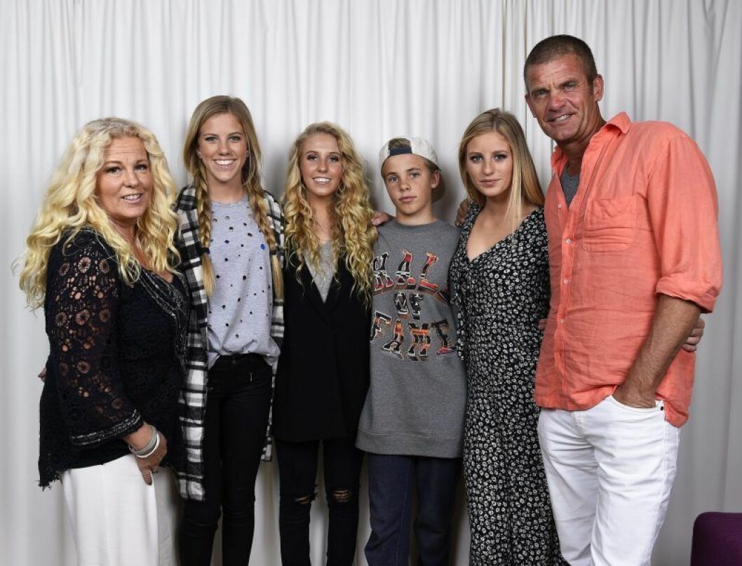 På grund av coronaviruset har familjen Parnevik splittrats över två kontinenter. En bild på familjen Parnevik.
