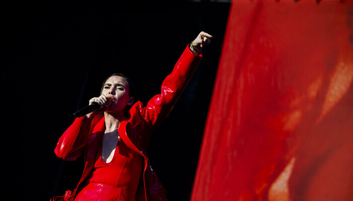 Lykke Li på scen under Lollapalooza 2019.