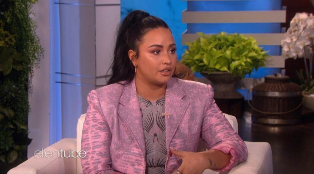 Demi Lovato har bland annat spelat huvudkaraktären Mitchie Torres i Disneys Camp Rock-filmer. Demi Lovato gastar The Ellen Show