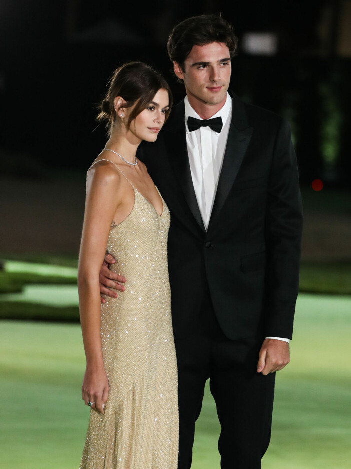 Både Kaia och Jacob är vana vid att posera på röda mattan, men trots det fick vi bara se dem göra det tillsammans vid ett tillfälle. Och då var båda var klädda i Céline. Kaia gerber och jacob elordi