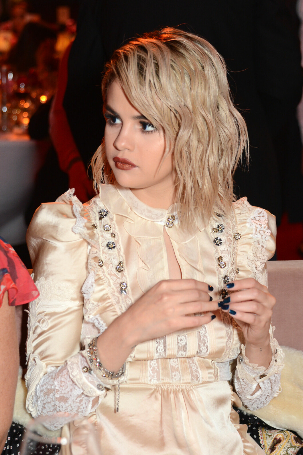Selena Gomez var blond 2017. Selena Gomez var blond 2017.
