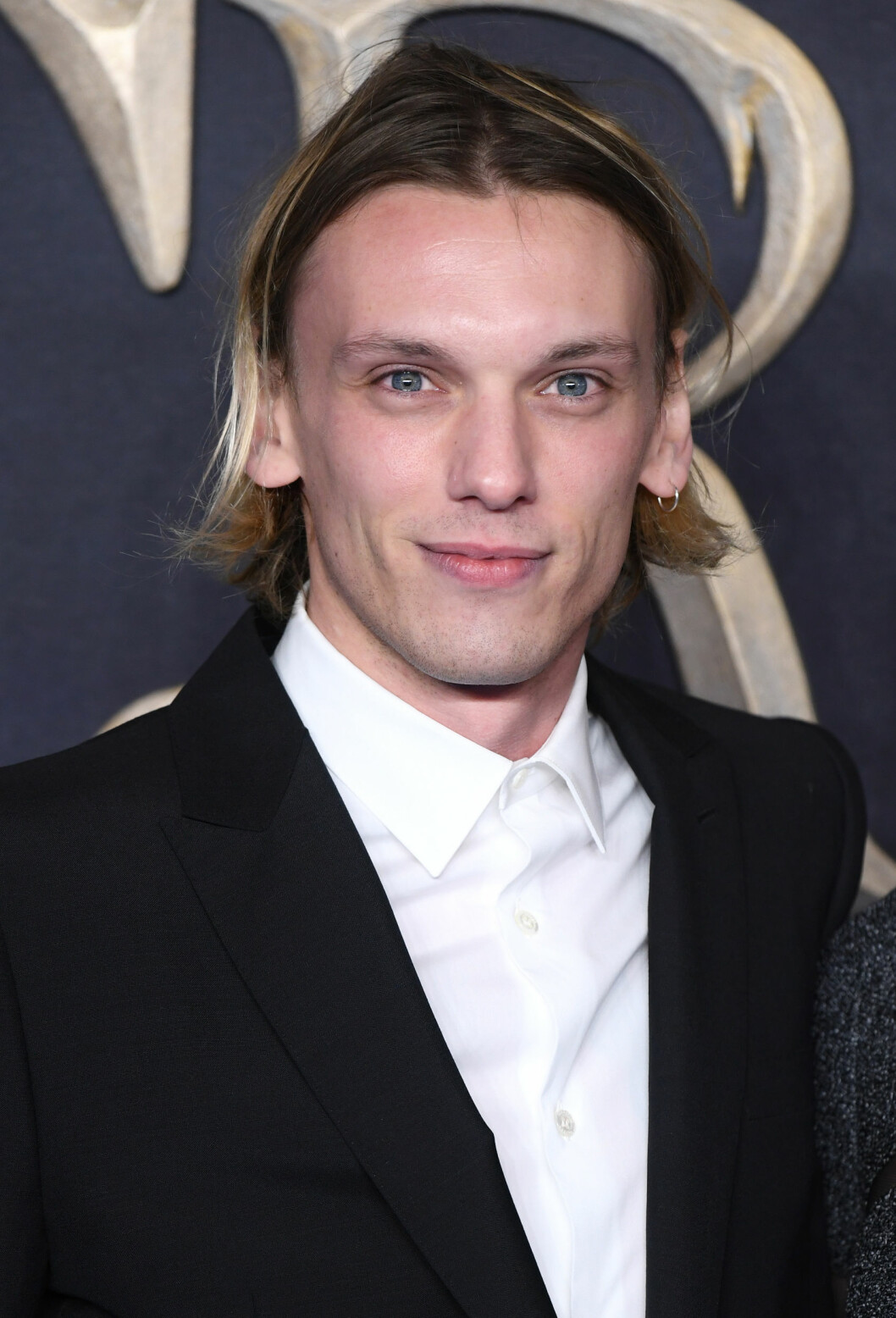 Jamie Campbell-Bower som Tom Riddle